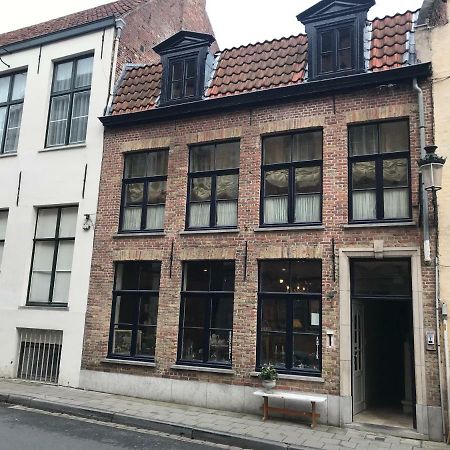 Guesthouse Dijver - Serene Escape In The Heart Of Historic Bruges Exterior photo