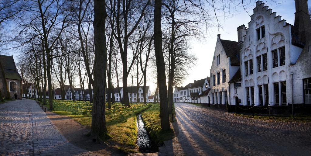 Guesthouse Dijver - Serene Escape In The Heart Of Historic Bruges Room photo