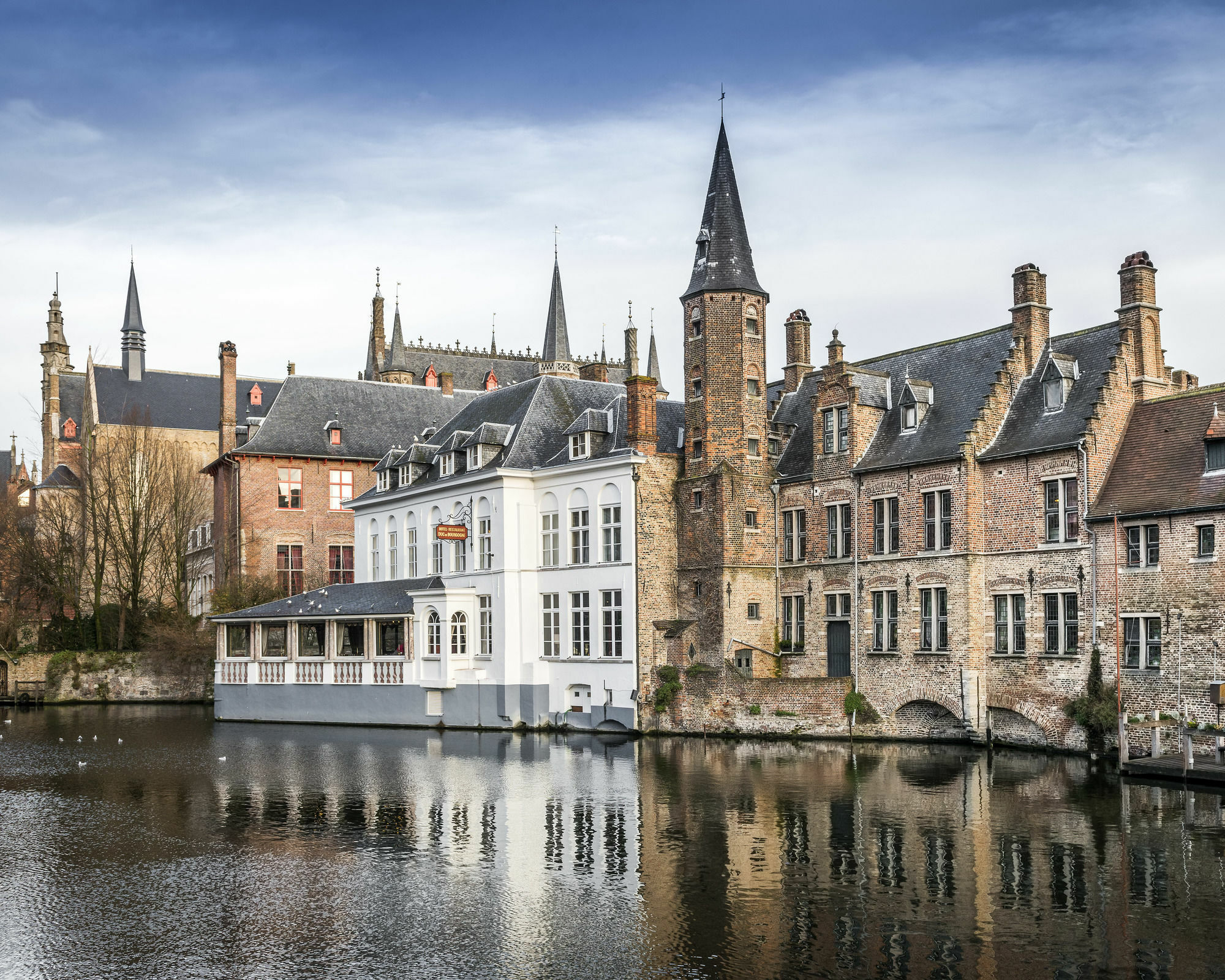 Guesthouse Dijver - Serene Escape In The Heart Of Historic Bruges Exterior photo